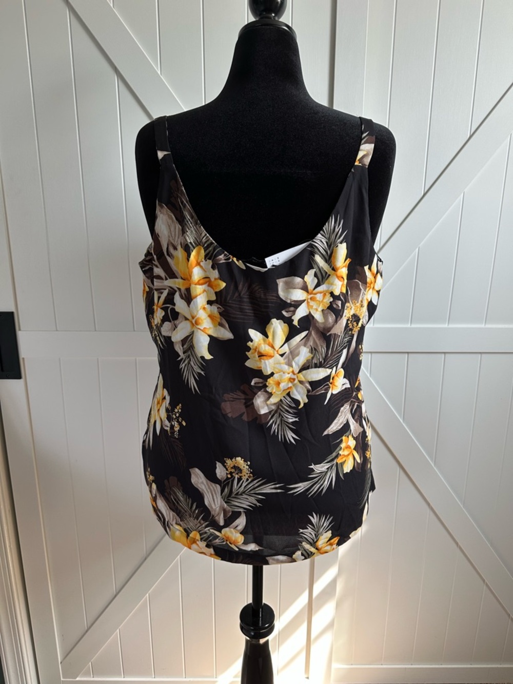White House Black Market XL Reversible Cami Tank Top Floral Black Ivory NWT - Picture 2 of 7